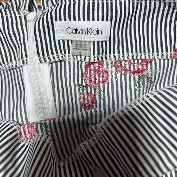 Women’s Calvin Klein Striped Floral Off the Shoulder Dress Size 2 - Picture 2 of 3